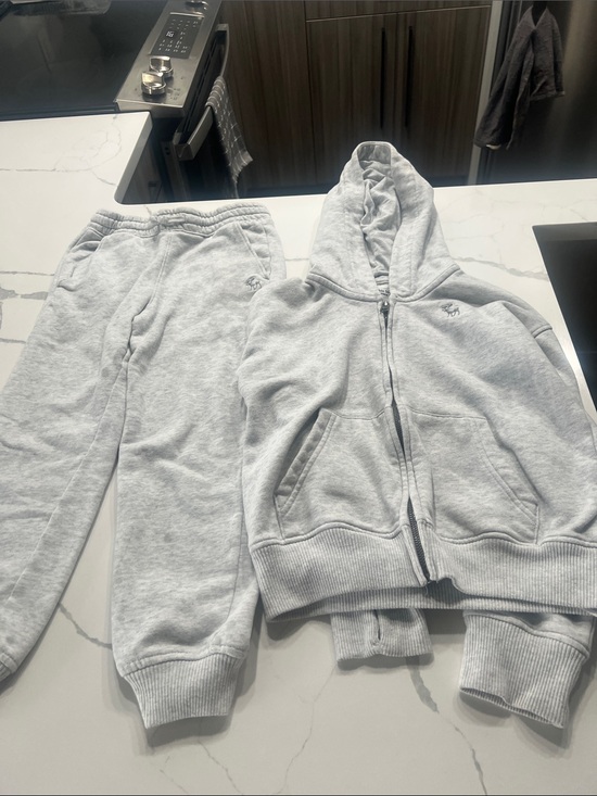 abercrombie kids Other - abercrombie kids Light Gray Zip Hoodie & Joggers Set